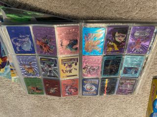700 Cromos Pokémon + Álbum Vacío