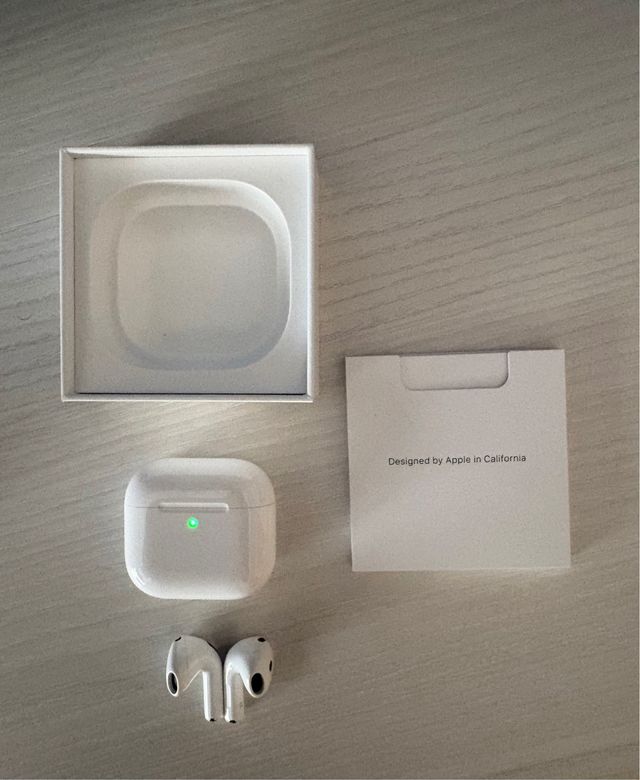 AirPods 4