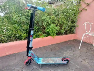 Patinete infantil color  azul