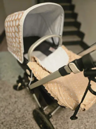 Carro de bebé con capazo y silla. 