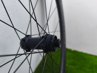 Par de Ruedas FFWD Tyro Carbono