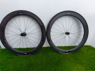 Par de Ruedas FFWD Tyro Carbono
