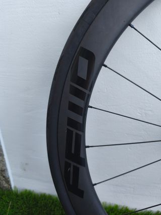 Par de Ruedas FFWD Tyro Carbono