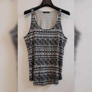 Canotta Brandy Melville fantasia geometrica