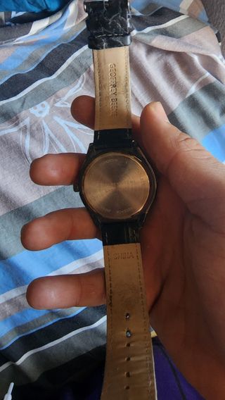 Reloj Geoffrey Benne Negro y Dorado