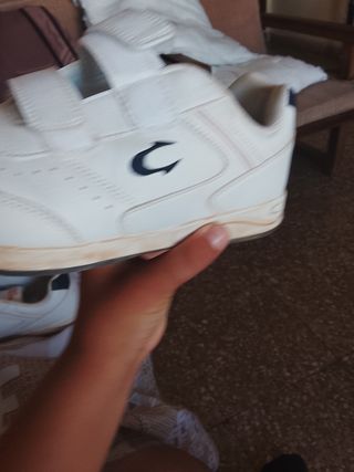 Zapatos blancos para niños