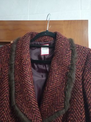 Chaqueta jaspeada roja y marrón