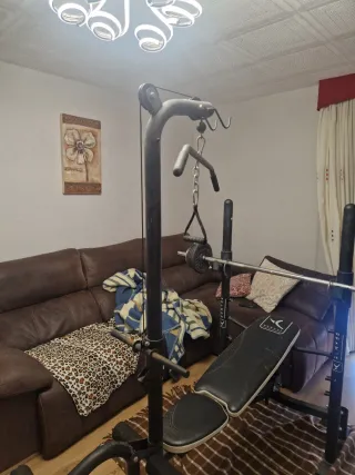 BANCO DE PESAS Y MUSCULACION CON POLEA 
