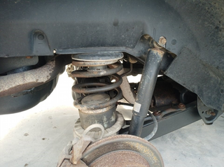 AMORTIGUADOR TRASERO DERECHO JEEP CHEROKEE (KJ) E