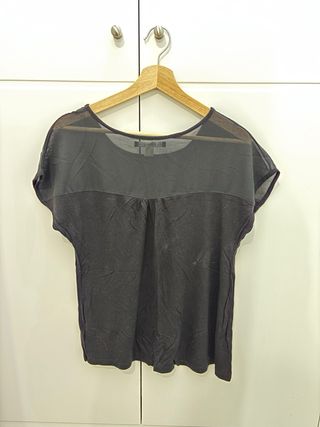 Blusa negra con lentejuelas