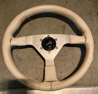 Volante Momo Clásico