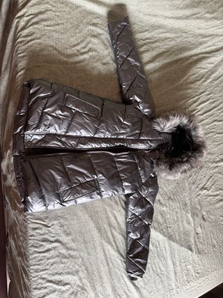 Abrigo plateado niña, talla 7/8 - 128 cm.