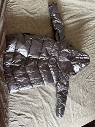 Abrigo plateado niña, talla 7/8 - 128 cm.