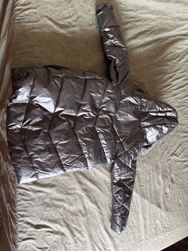 Abrigo plateado niña, talla 7/8 - 128 cm.