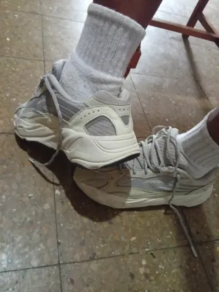 Zapatilla Adidas Yeezy ortholite 700 v