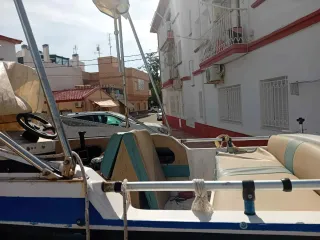 Barco Río 4m Motor 40CV 2T
Incluye remolque papele