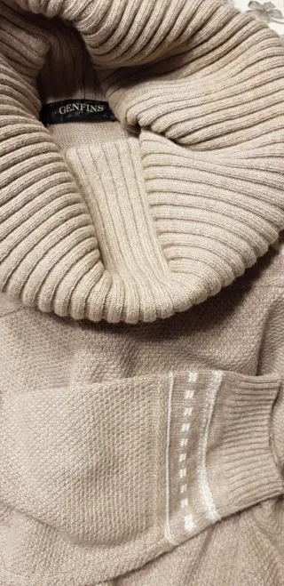 Jersey Genfis beige con grecas blancas