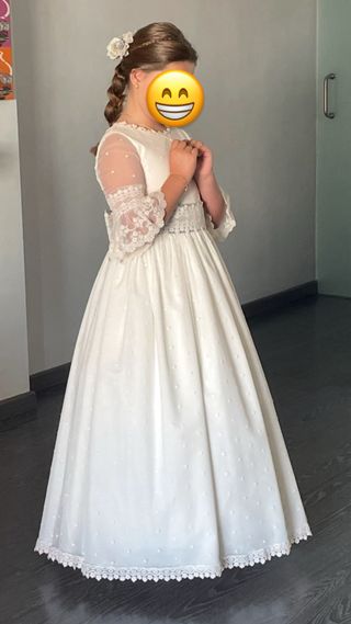 Vestido de comunión elegante y romántico