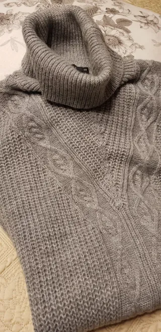 Jersey gris cuello alto mezcla cachemir