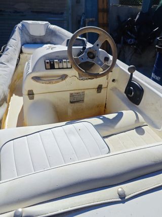 Avon 320 jet