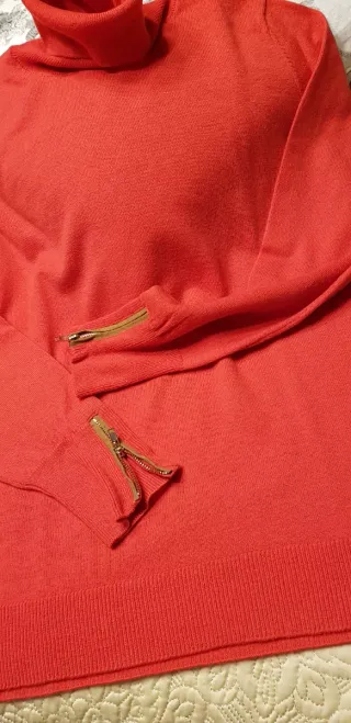 Jersey Caroll Coral Cuello Alto Cremallera