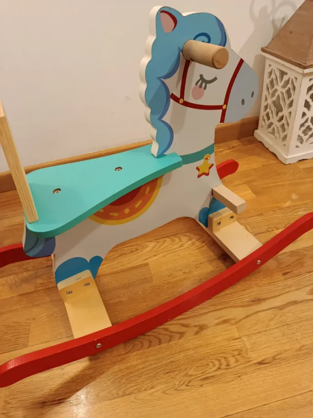 Caballito balancín de madera