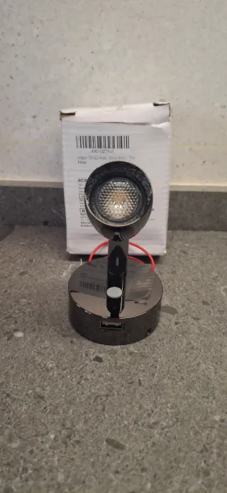 Lámpara LED 12V con USB