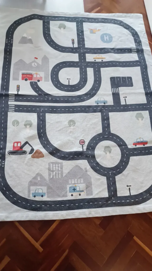 Alfombra infantil H&M Home carretera