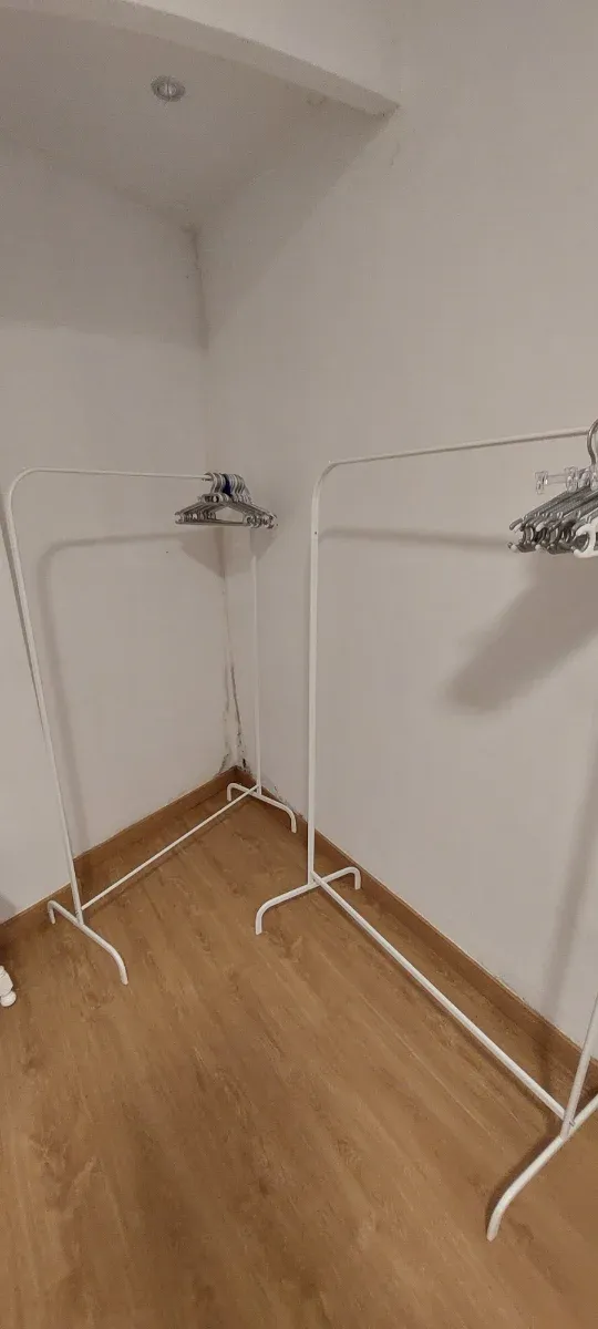 1 Perchero Metálico Blanco