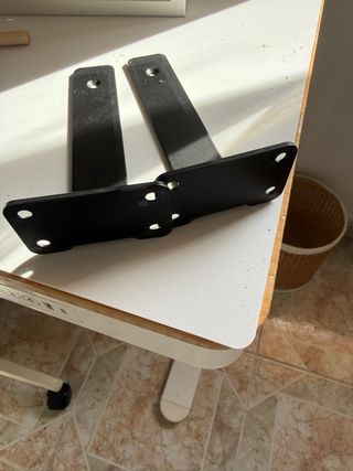 Escuadras metálicas para colgar estantes