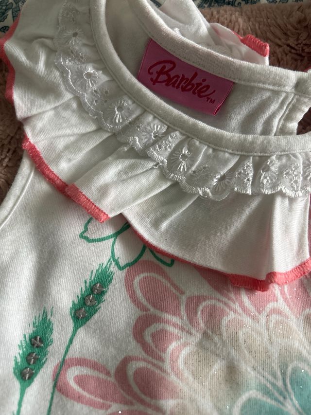 Conjunto Barbie camiseta y falda