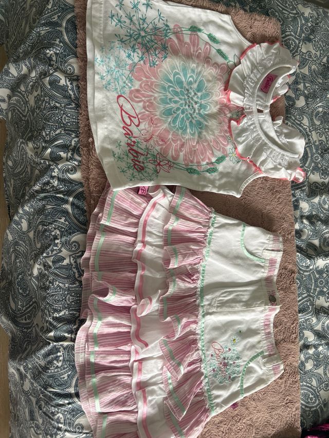 Conjunto Barbie camiseta y falda