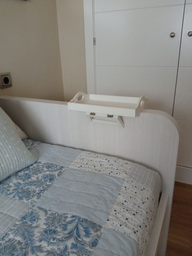 Mesita auxiliar cama o sofá