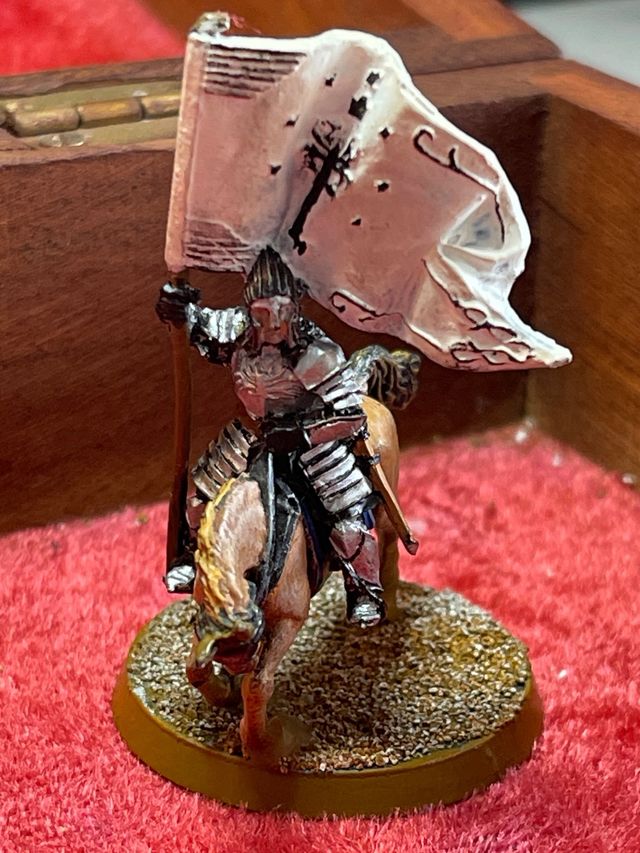 Portaestandartes Gondor a pie y a caballo