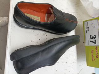 Zapatos de piel Marta Benedí talla 37. Cómodos