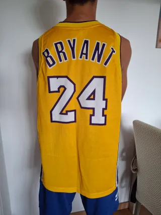 Camiseta Lakers 24 Bryant Champion Talla S