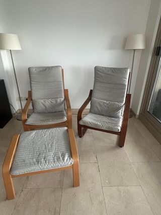 2 poltrone IKEA con poggiapiedi + coperte + 4 cuscini