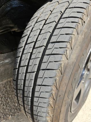 Ruedas 195/70 R15C 102/104R