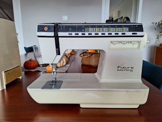 Máquina Singer Futura 2002 - Accesorios