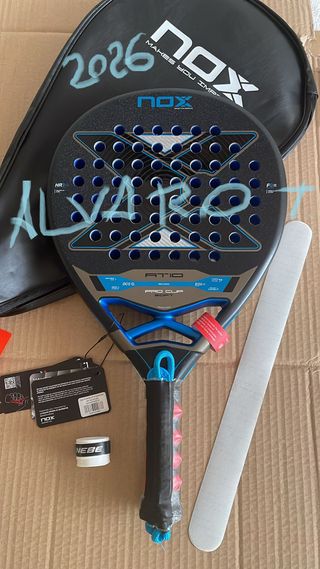 Pala de pádel NOX AT10 Pro Cup Soft 2026 Tapia