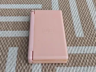Nintendo DS Lite Rosa + Cargador + Juego