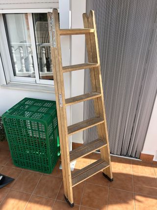 Escalera de madera