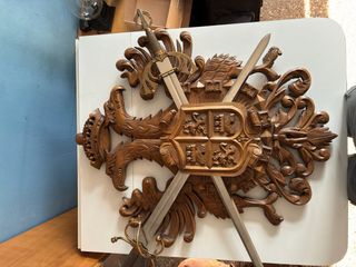 Escudo Castilla y León con espadas