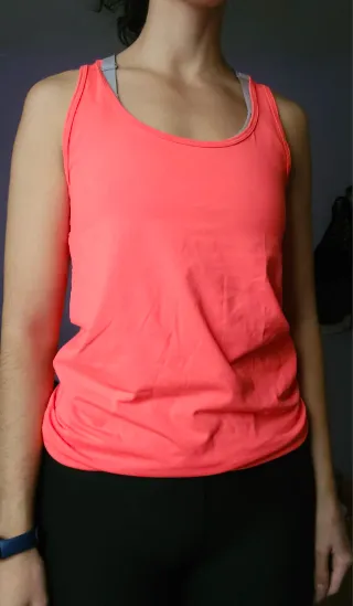 Camiseta deportiva Decathlon rosa tirantes