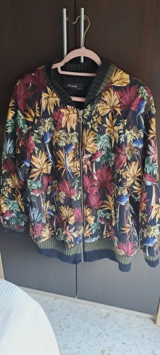 Chaqueta Zara Basic Estampado Tropical
