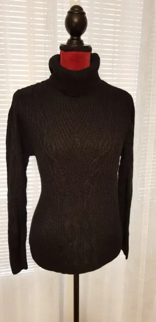 Jersey negro cuello alto mezcla cachemir