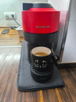 Cafetera Nespresso Roja