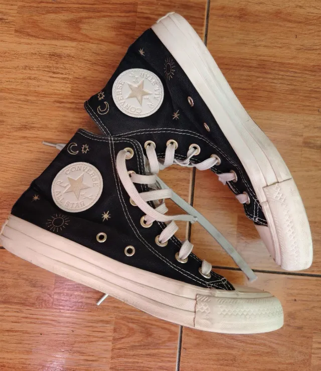 Converse Edición Espacio Negro y Dorado