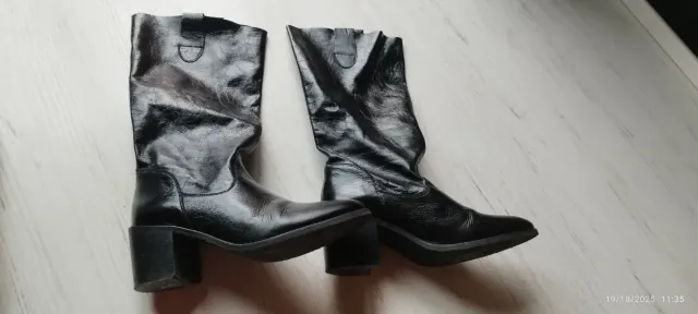 Botas altas negras piel