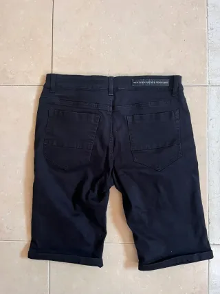 Pantalones cortos negros rotos MINI TONG